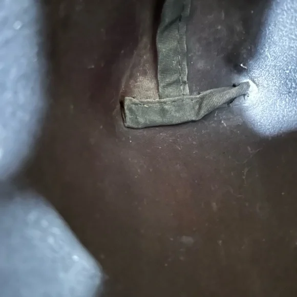 Jon Hart large/ grande makeup zipper pull bag with Crown details. - Picture 13 of 15